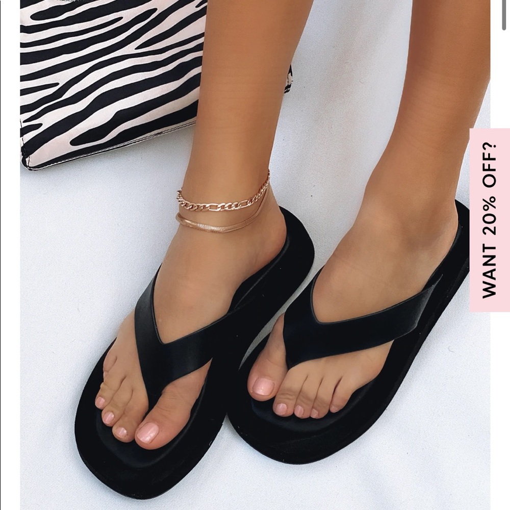White Fox Yogi Slides Black